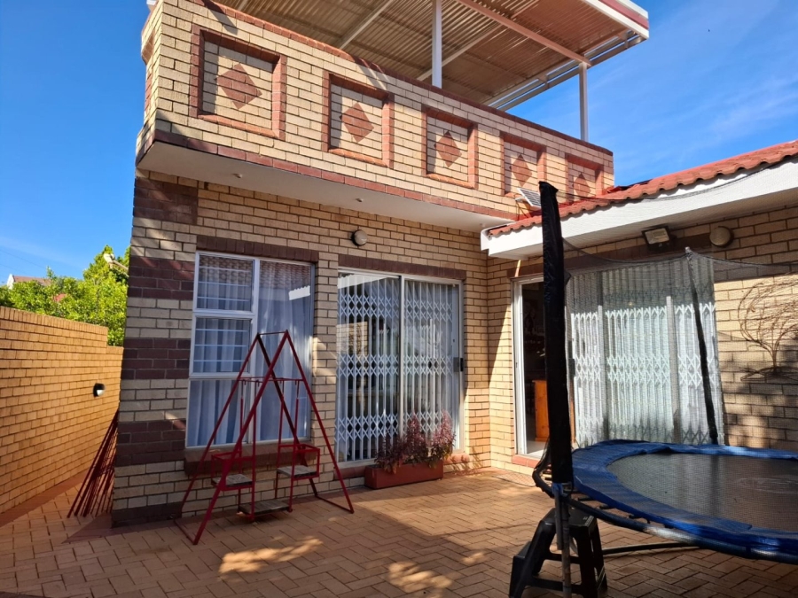 3 Bedroom Property for Sale in Pentagon Park Free State